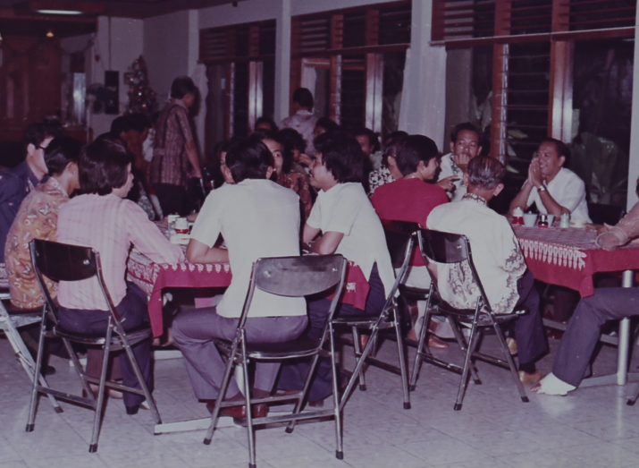Keakraban pada welcome dinner di restoran Sintawang, 18 Desember 1978 (1323) (Arsip pemugaran Borobudur)