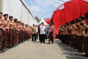 Sesdirjen. Kebudayaan dan Asda. III Provinsi Banten meninjau peserta Kemah Cagar Budaya 2016 
