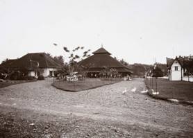 Pendapa Kabupaten Tasikmalaya tahun 1920-an (koleksi Troppen Museum)