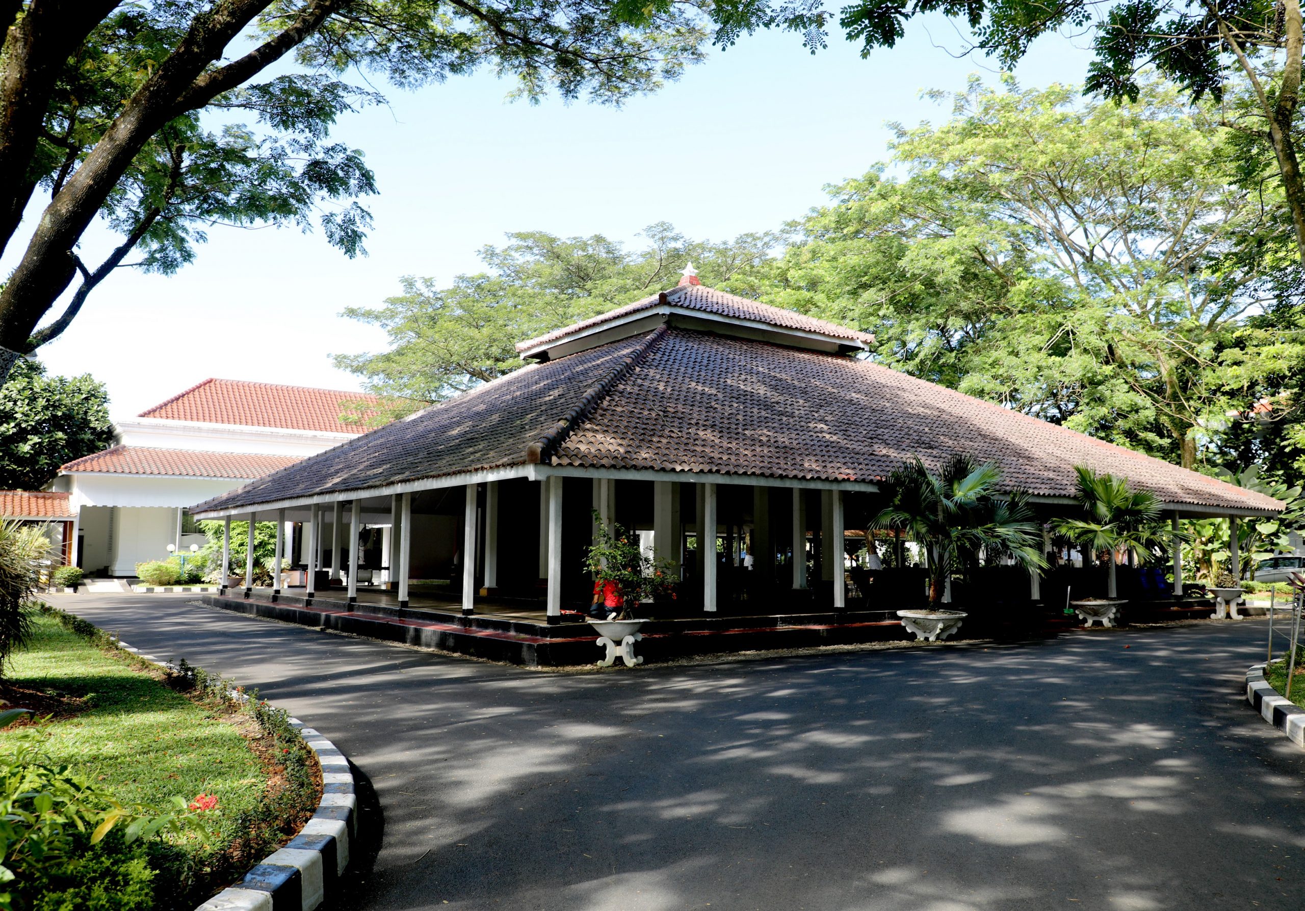 You are currently viewing Rumah Dinas Bupati Lebak (Residentie Regent Shapen Van Lebak)