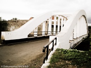Jembatan Kampung Tinggi Singaraja