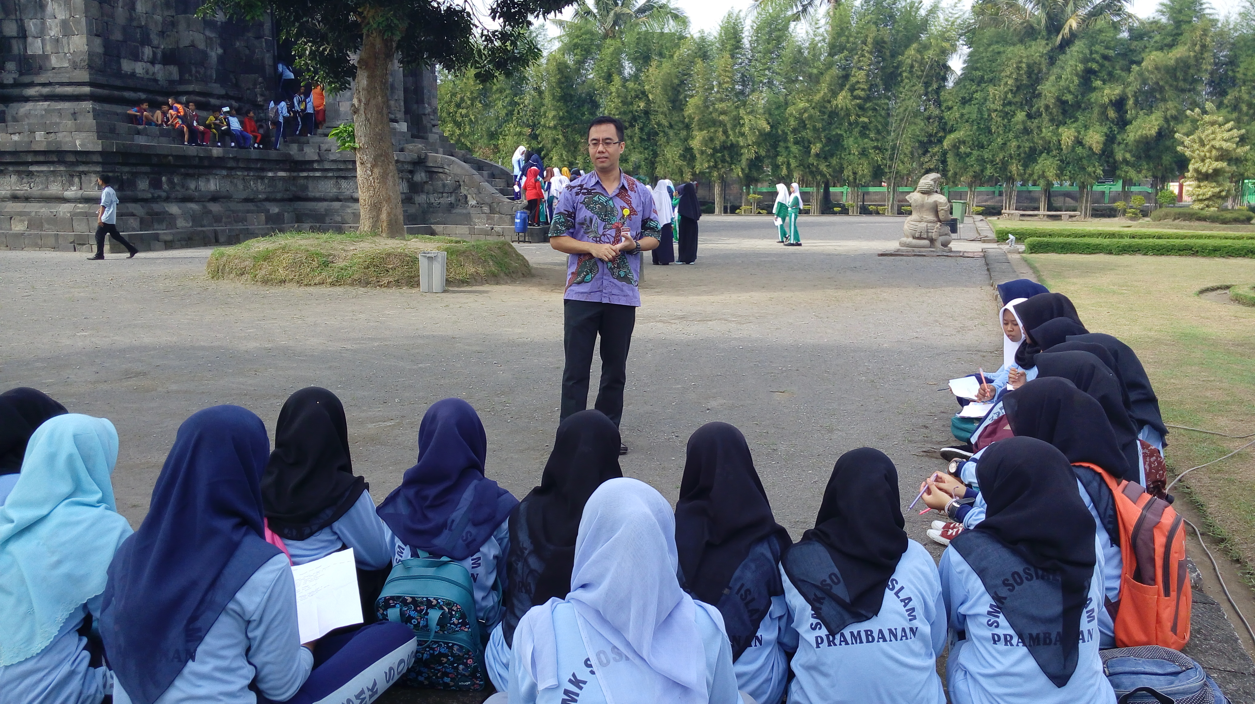 Read more about the article 300 Siswa Dikenalkan Candi Sojiwan pada Pekan Pertama ke Sekolah