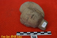 Kepala Figurin Terakota