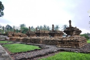 Jejeran makam raja-raja Lamuru di dalam KM Watan Lamuru