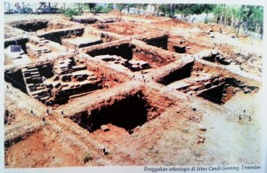 penggalian arkeologis di situs candi gentong, trowulan
