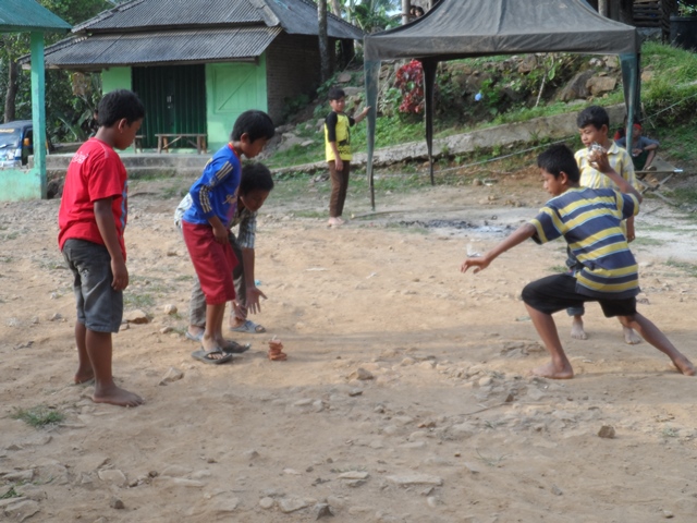 You are currently viewing Aroan Balang, Permainan Tradisional Anak-anak di Kabupaten Pandeglang