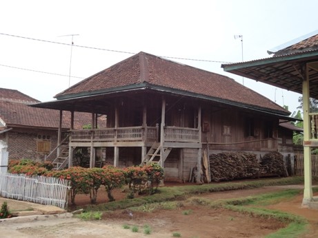 Read more about the article Akheui : Tiang Rumah Tradisional Kampung Wana di Lampung Timur