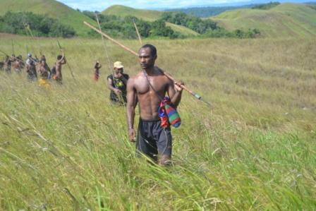 "Elha" Tradisi Berburu Orang Sentani