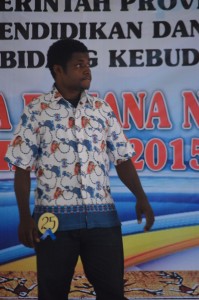 Peserta pelajar pria dalam audisi Gita Bahana Nusantara Provinsi Papua 2015 