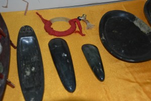 Kapak batu, gelang kaca dan benda budaya yang ikut dipamerkan dalam stan Kab.Jayapura