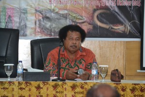 Dr.Enos Rumansara, M.Si narasumber dalam kegiatan rakor kebudayaan pusat dan daerah di Jayapura