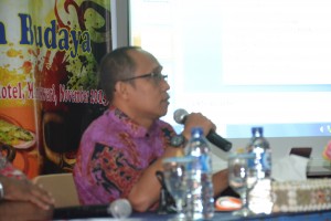 Dr. Simon Abdi K Frank, M.Si narasumber dari Antropologi Universitas Cenderawasih