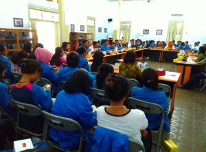 Mahasiswa-mahasiswi peserta studi ekskursi dari Prodi Pendidikan Sejarah Universitas Pattimura Ambon 