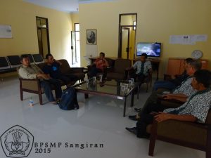 Koordinasi membahas rencana teknis pelaksanaan kegiatan dengan staf BPSCB Jawa Timur di Museum trinil