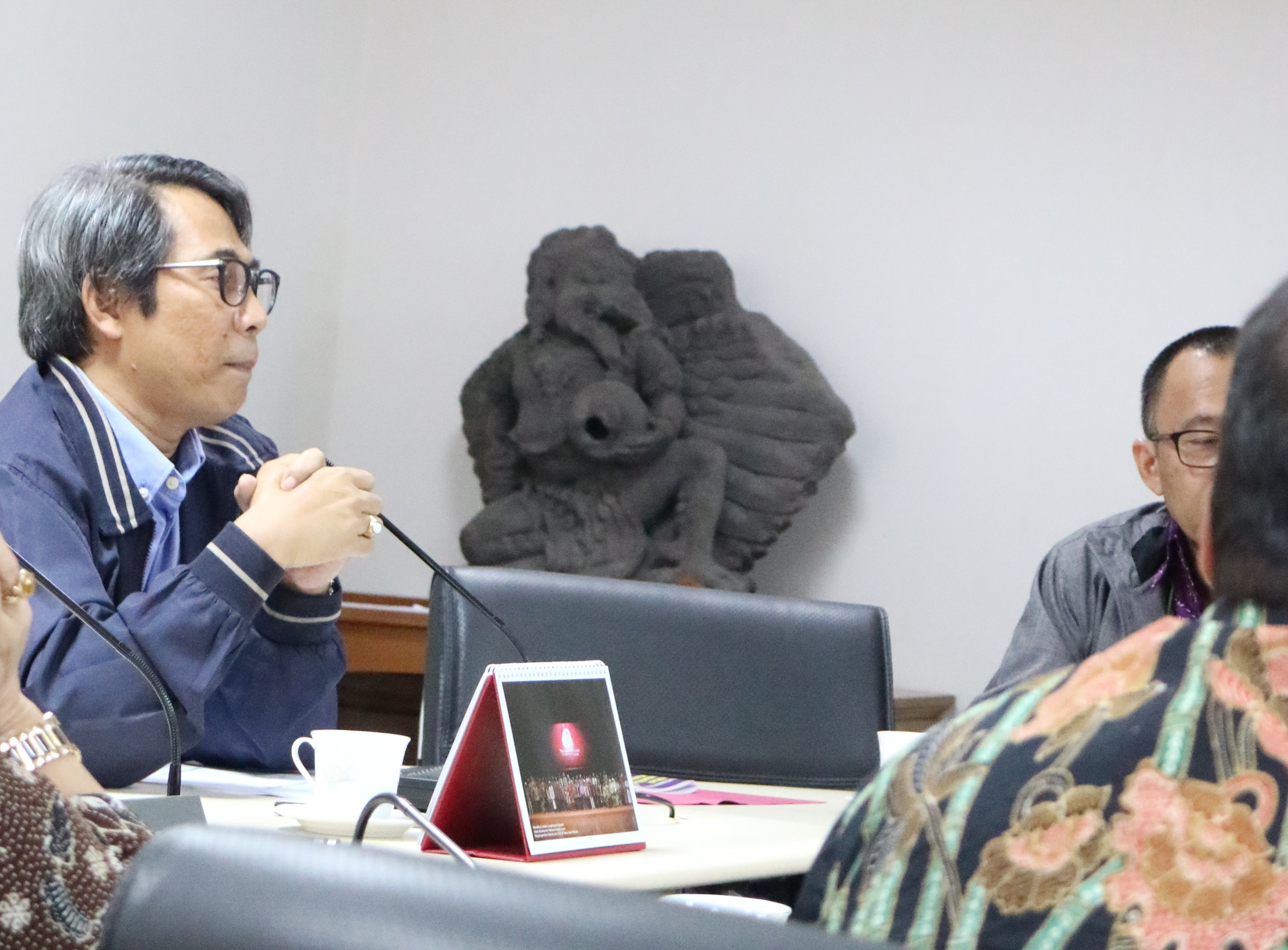 Sekretaris Direktorat Jenderal Kebudayaan, Nono Adya Supriyatno (paling kiri)
