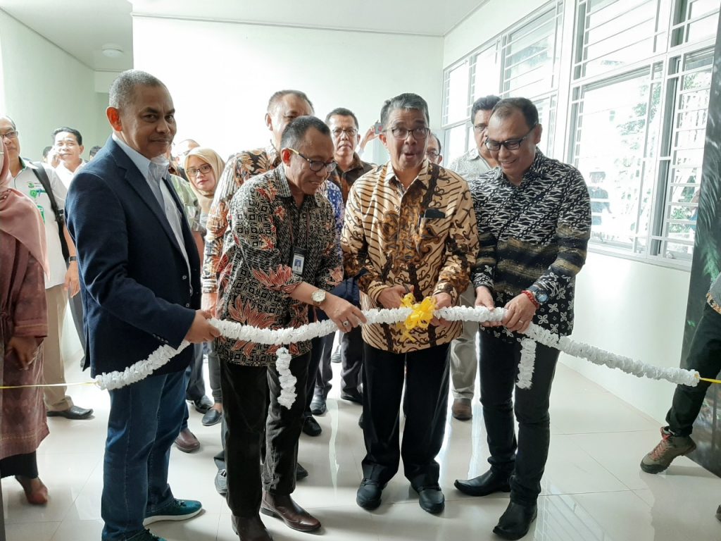 Direktur Pelestarian Cagar Budaya dan Permuseuman, Rektor Universitas Andalas, dan Bupati Kepulauan Mentawai Secara Resmi Membuka Museum Etnografi Andalas