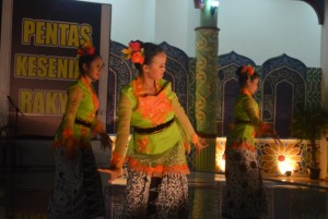 Persembahan Tari Tradisional dalam KBN