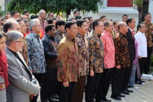 Presiden Joko Widodo beserta pejabat di GNI