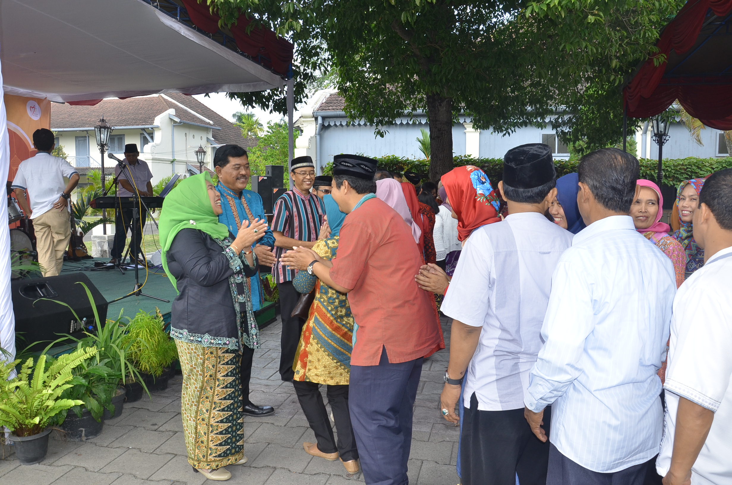 You are currently viewing Syawalan 1438 Keluarga Besar Museum Benteng Vredeburg Yogyakarta