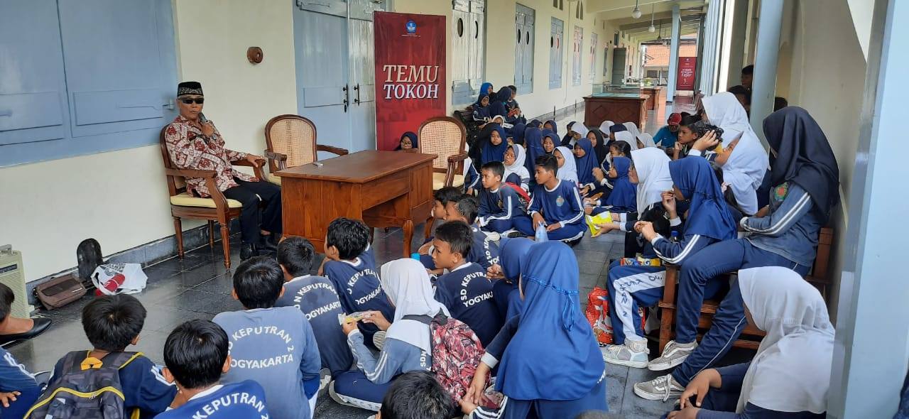 Read more about the article Edy Sukamto : Telik Sandi Cilik di Balik Serangan Fajar