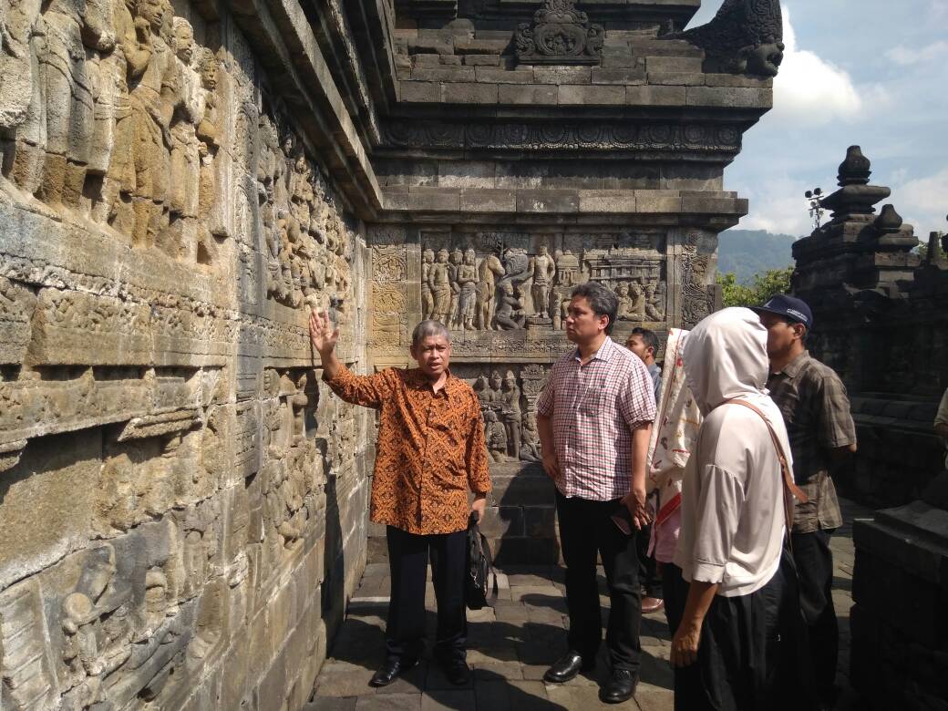 You are currently viewing Kunjungan Dirjen Kebudayaan di Candi Borobudur
