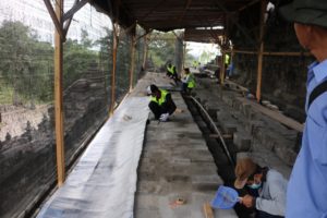 Read more about the article Pemasangan lead Pagar langkan Candi Borobudur
