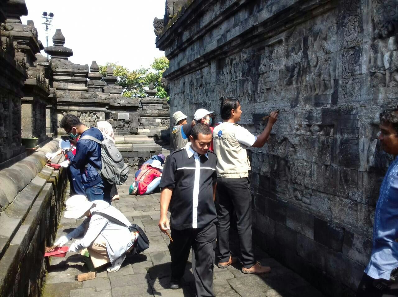 You are currently viewing Aksi Bersih Candi Borobudur