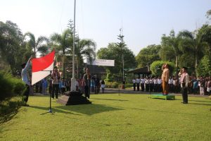 Read more about the article Upacara Peringatan Hari Pendidikan Nasional 2018