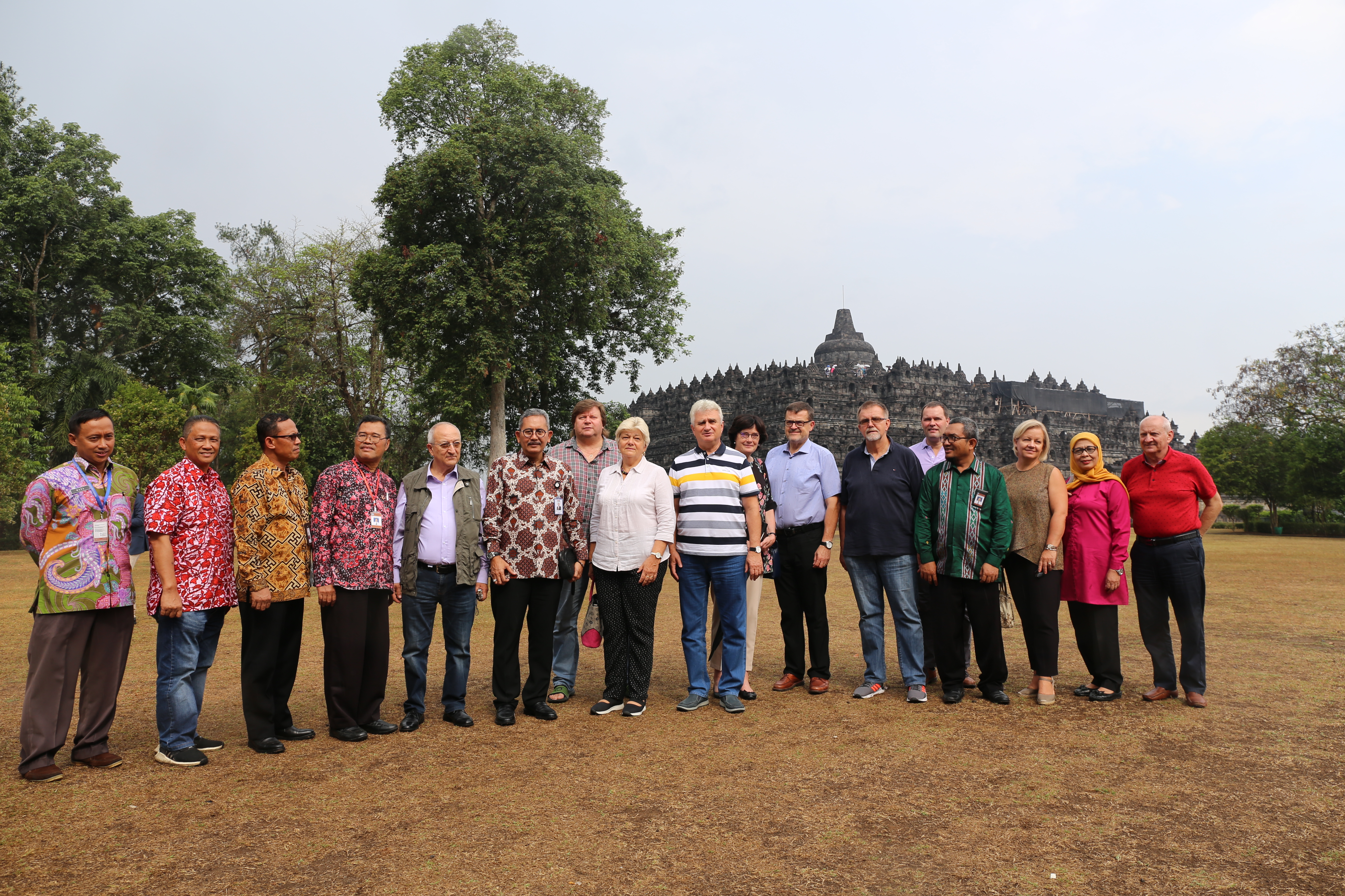 You are currently viewing Kunjungan Presiden Senat Republik Ceko ke Candi Borobudur