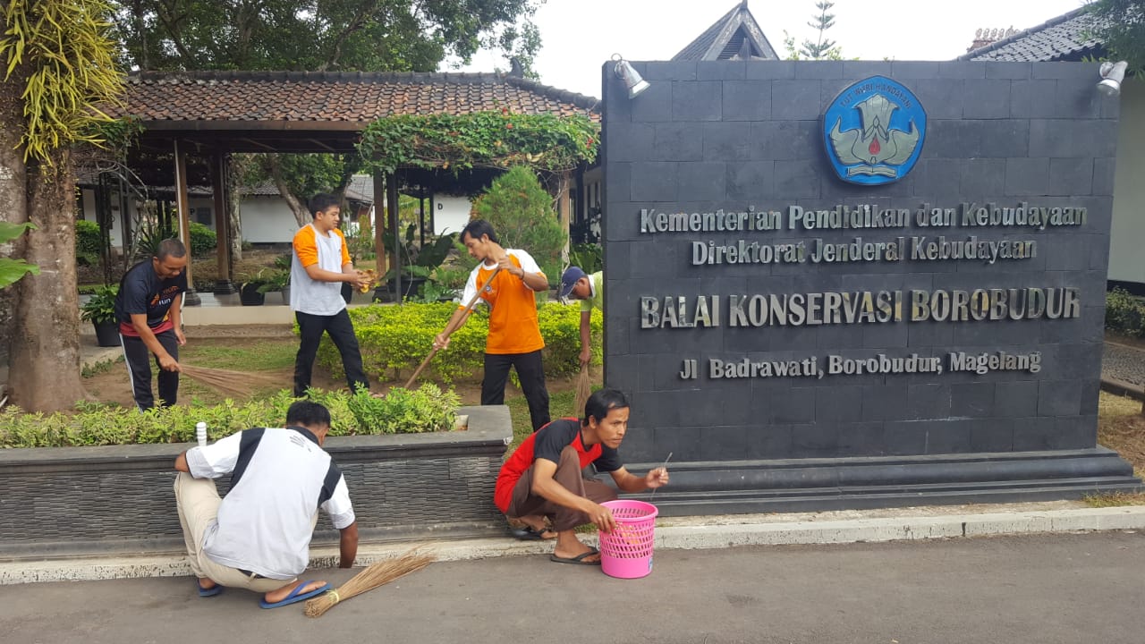 You are currently viewing Gerakan Pungut Sampah Borobudur