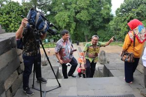 Liputan Viet Nam Television di Candi Borobudur