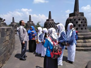 Read more about the article Asyiknya Belajar di Borobudur