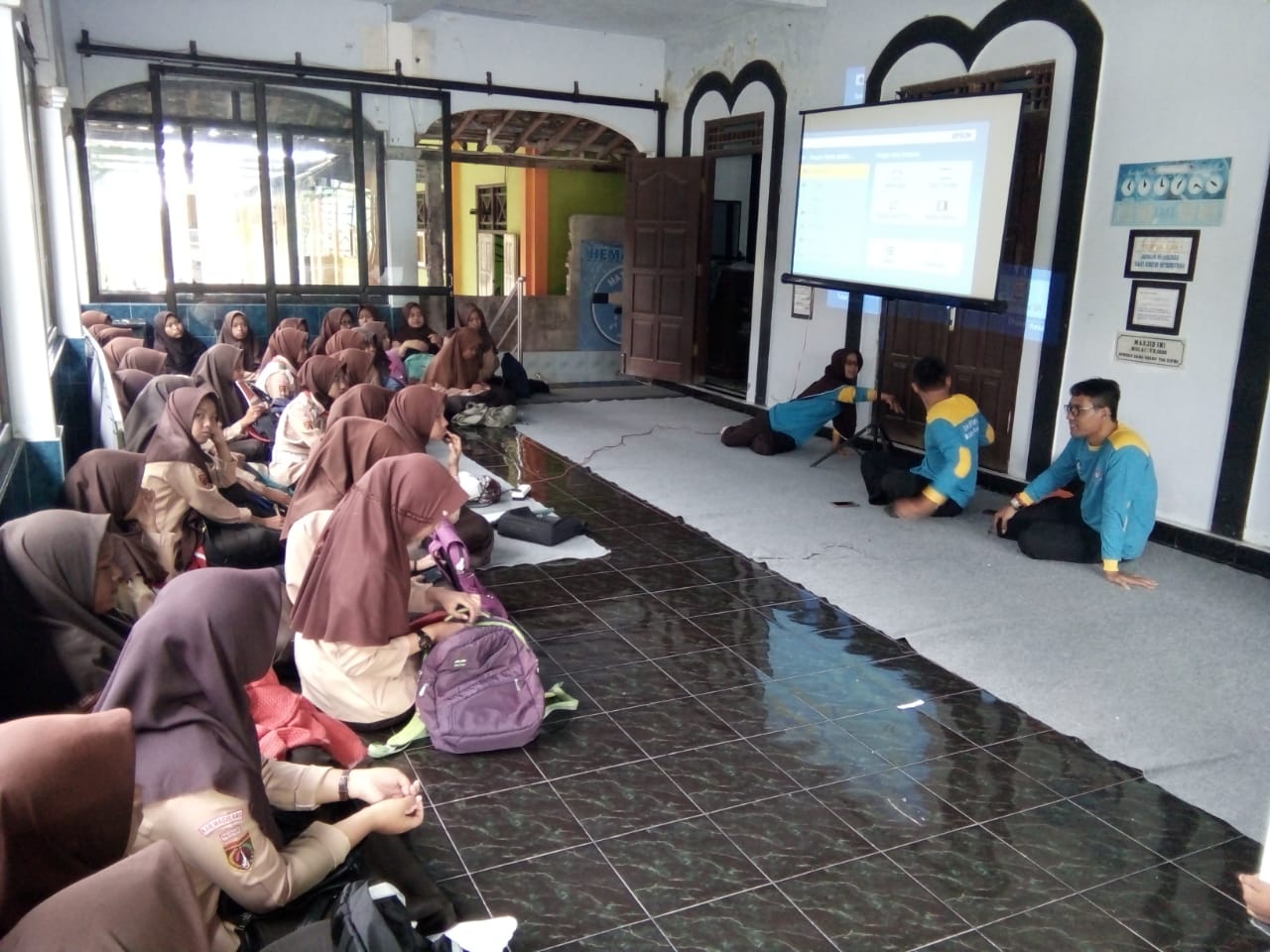 Read more about the article Pengenalan dan Pelatihan SWBB di SMA 1 Ngluwar