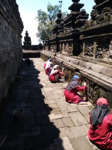Bimbingan Kegiatan Pembersihan Candi Borobudur