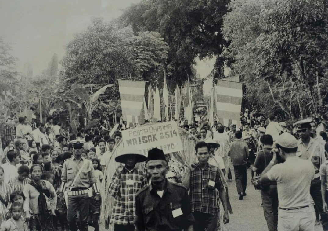Sejarah Waisak di Borobudur - Balai Konservasi Borobudur