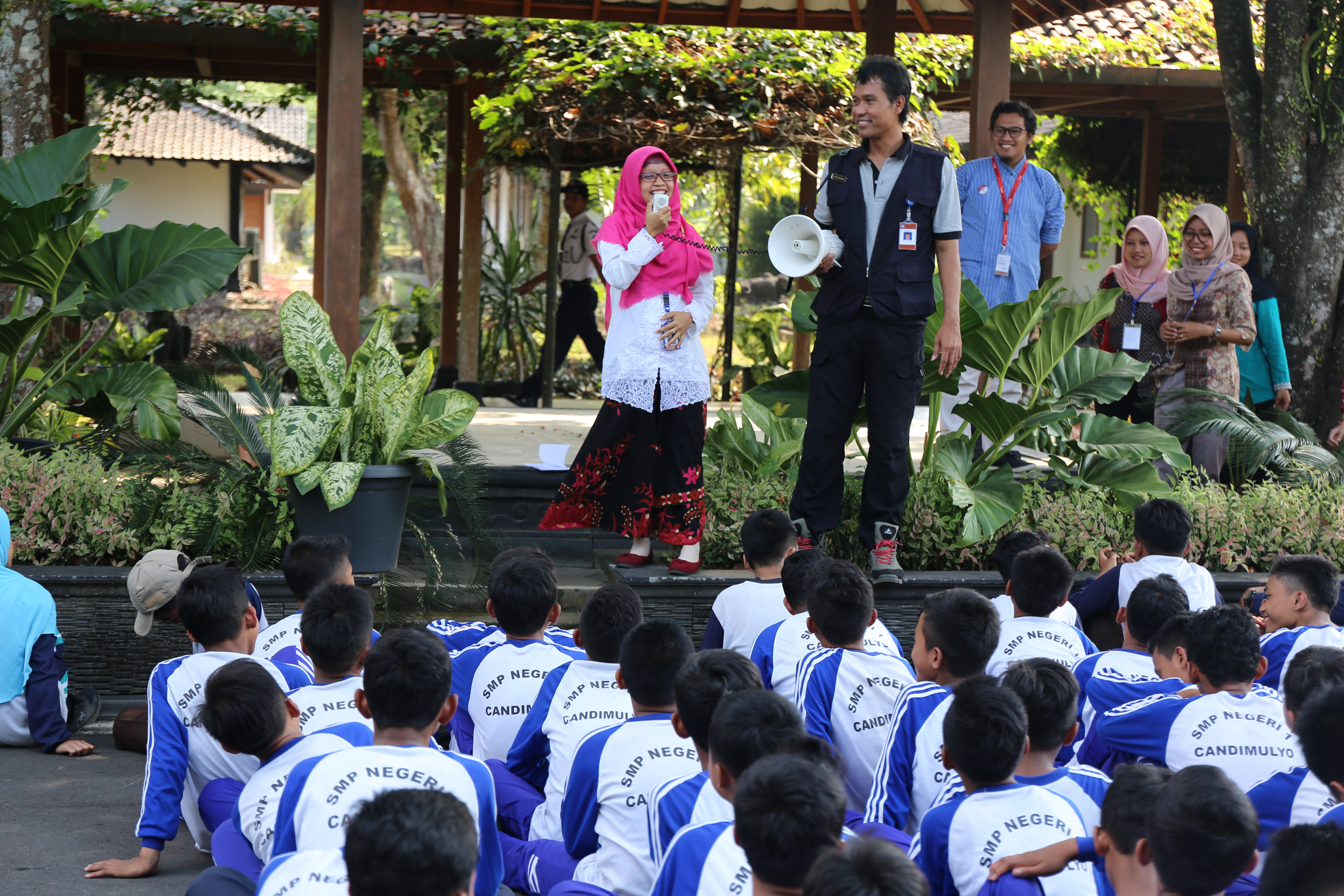 You are currently viewing Kunjungan Siswa-Siswi SMP Negeri 1 Candimulyo ke Balai Konservasi Borobudur