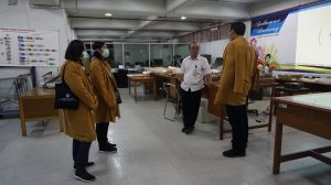 mengunjungi ruang preservasi arsip