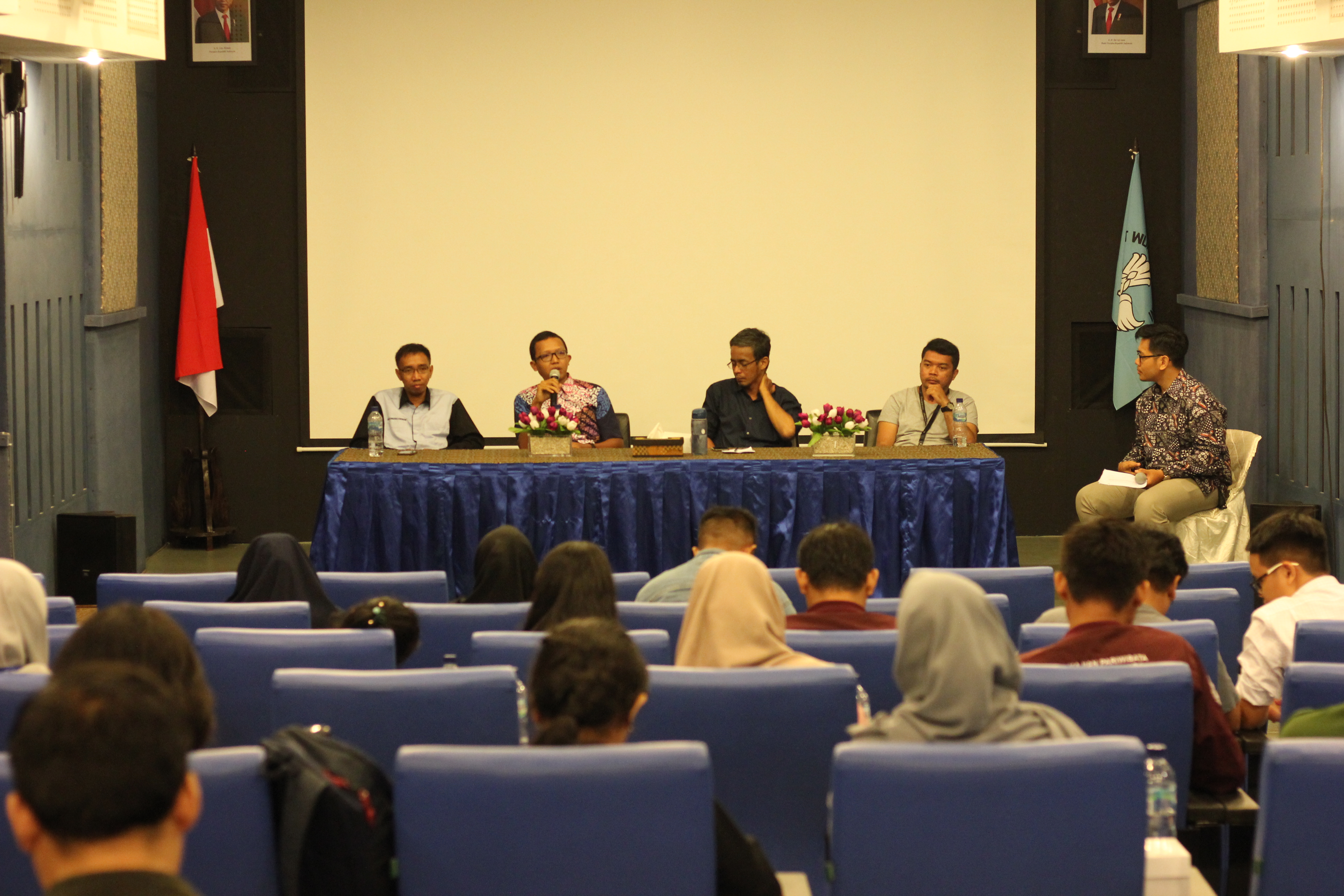 You are currently viewing Diskusi Bedah Film Borobudur dan Kampanye Pelestarian