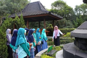 Read more about the article Studi Wisata SD Muhammadiyah Bayat