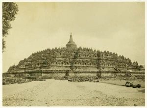Read more about the article Pemugar Candi Borobudur di Awal Abad ke-20