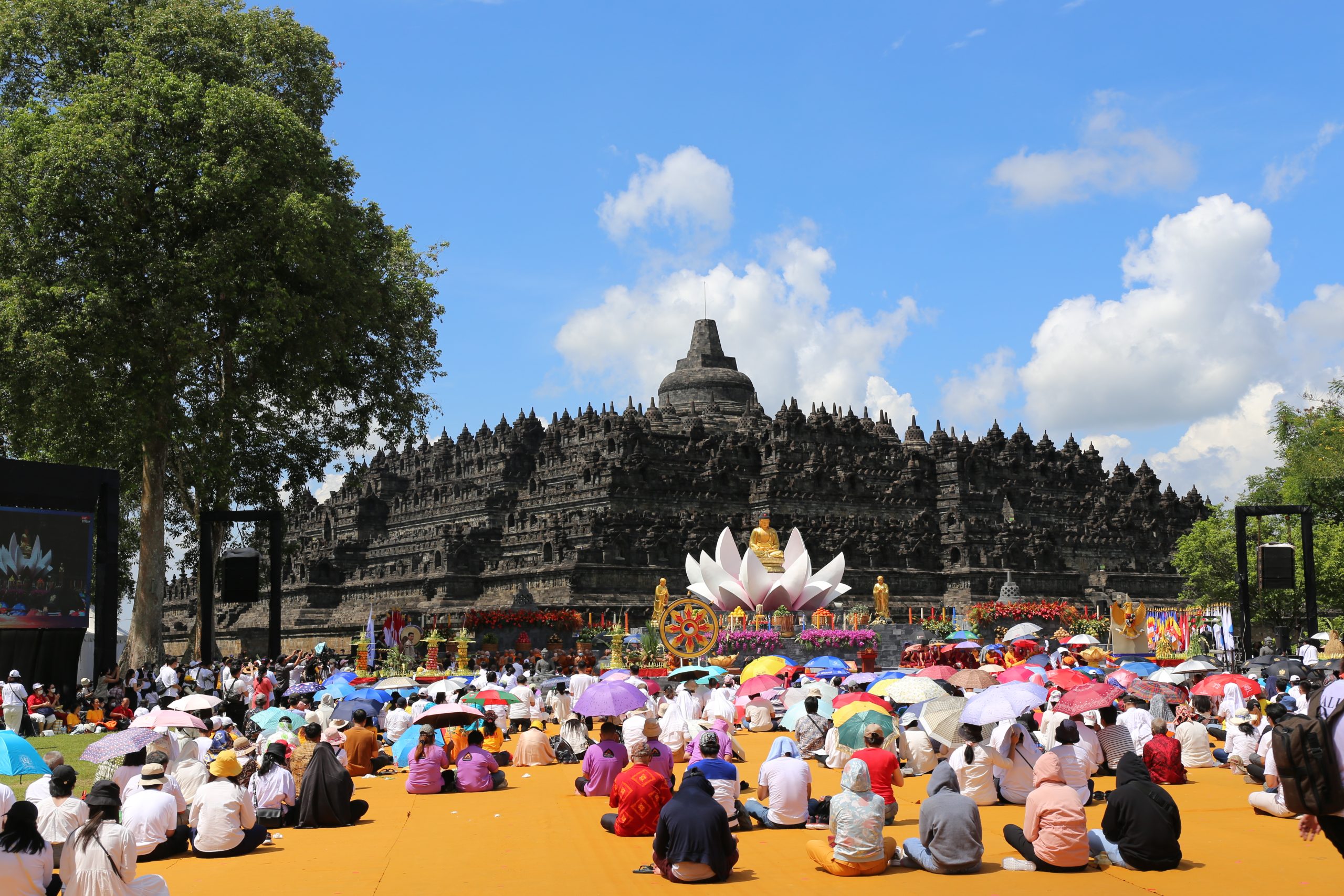 You are currently viewing Rangkaian Waisak 2022 di Borobudur
