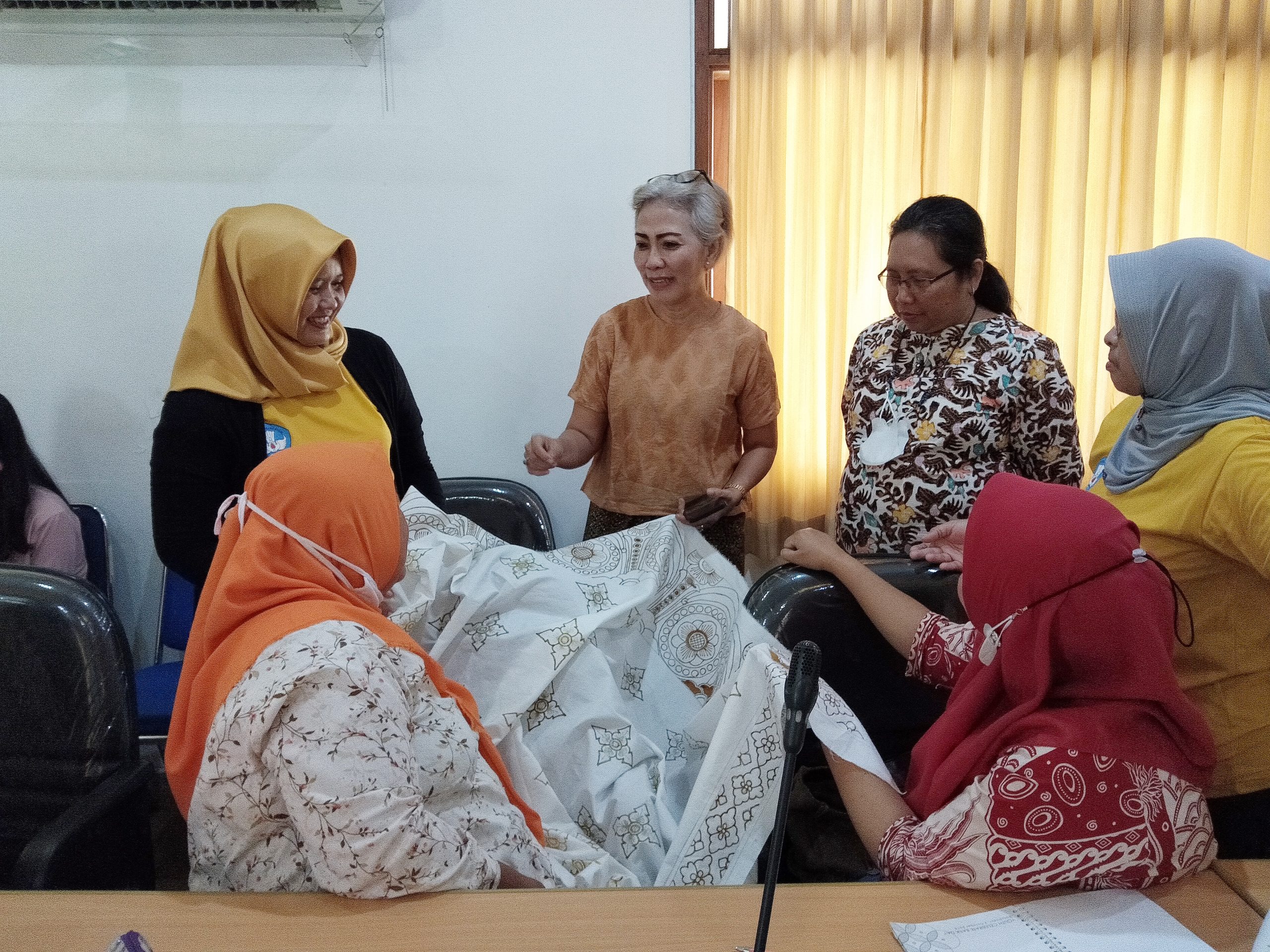 You are currently viewing Workshop Aktualisasi Nilai Relief Candi Borobudur Melalui Seni Kriya