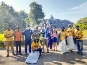 Read more about the article Aksi Bersih Candi Borobudur