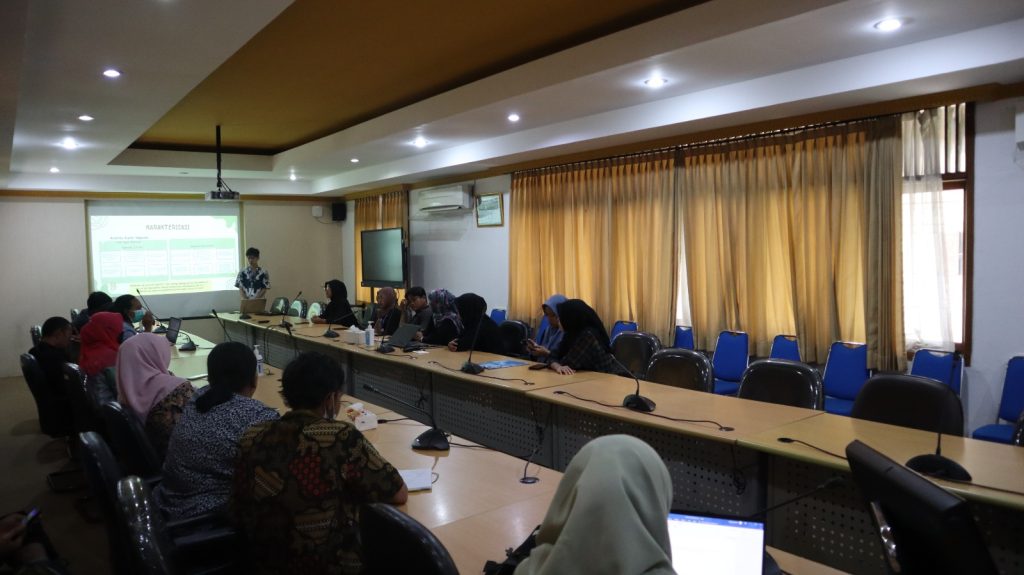Presentasi Mahasiswa Universitas Indonesia di Ruang Sidang 1 Museum dan Cagar Budaya Unit Warisan Dunia Borobudur