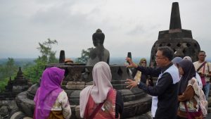 Read more about the article Satukan Budaya dan Kreativitas: Komunitas Ecoprint Magelang Gali Inspirasi dari Relief Candi Borobudur