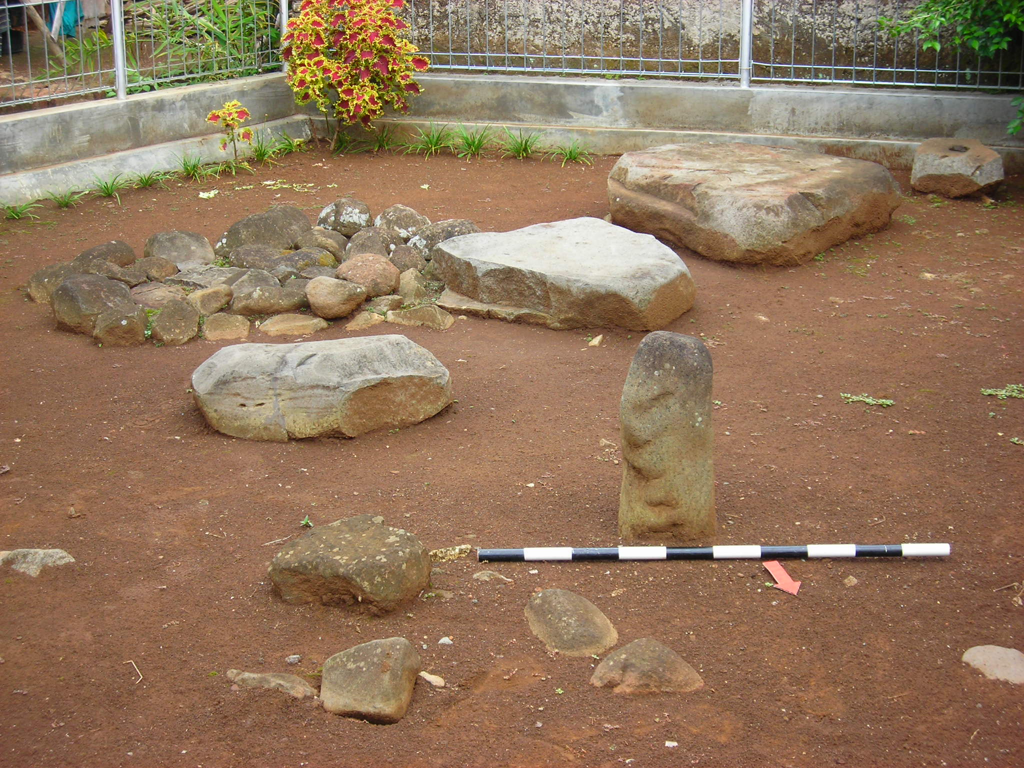 You are currently viewing Tinggalan Tradisi Megalitik di Situs Cangkuang, Kuningan