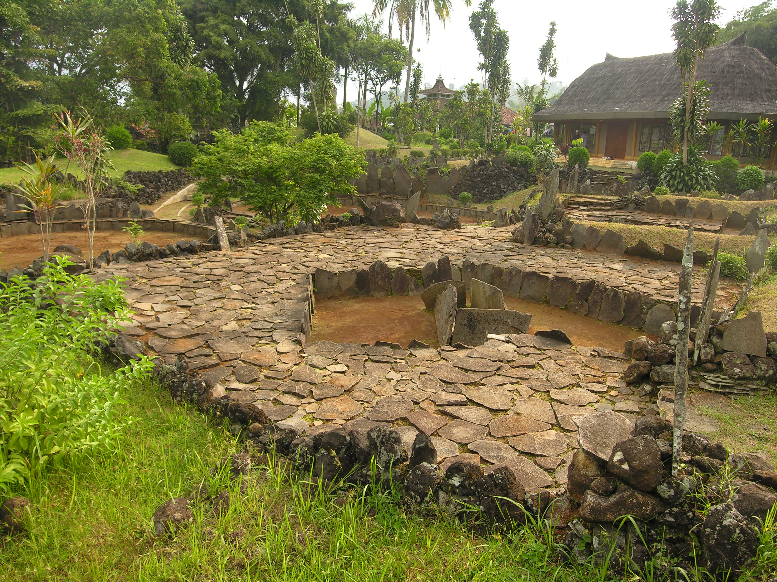 Read more about the article Situs Cipari, tinggalan prasejarah di Kuningan, Jawa Barat