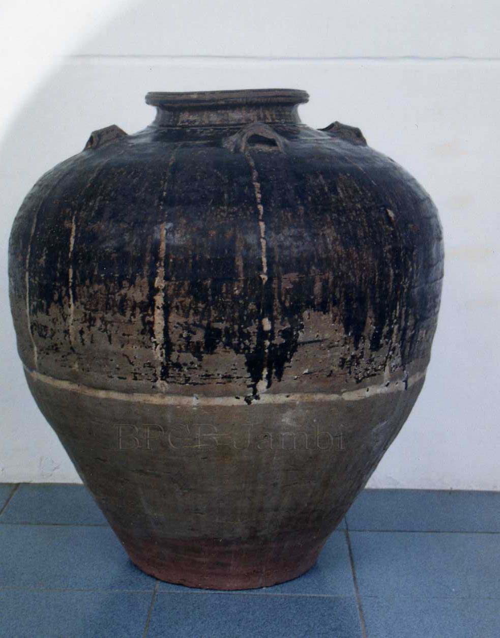 img037 tempayan Birma Keramik Birma Abad 15 Masehi