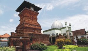 Read more about the article Jawa Tengah Sebuah Potret Warisan Budaya, Masa Pengaruh Islam