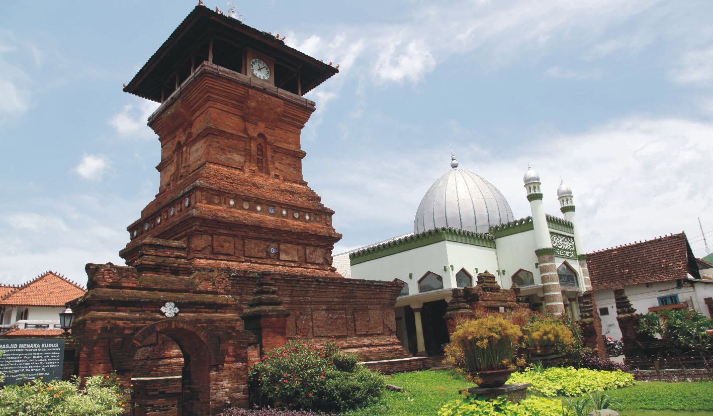 Read more about the article Lebih Dekat, Masjid Menara Kudus